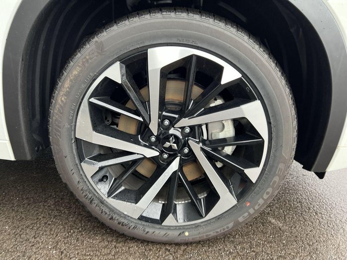 2025 Mitsubishi Outlander PHEV Exceed