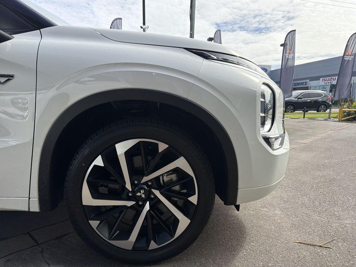 2025 Mitsubishi Outlander PHEV Exceed
