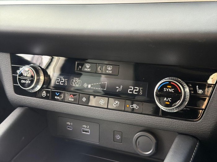 2025 Mitsubishi Outlander PHEV Exceed