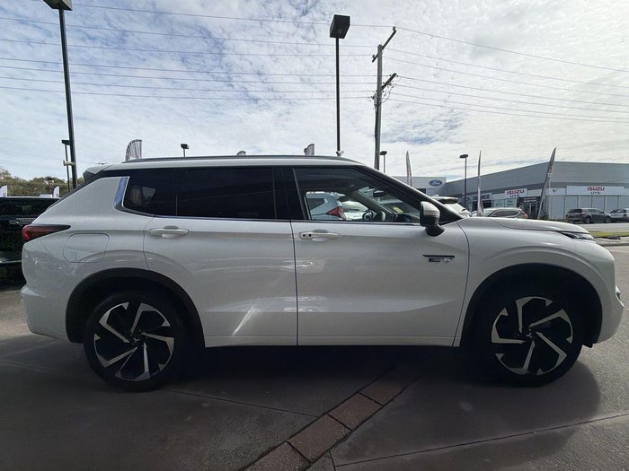 2025 Mitsubishi Outlander PHEV Exceed