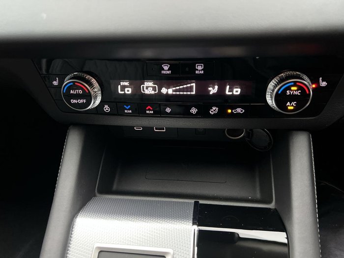 2025 Mitsubishi Outlander PHEV Exceed