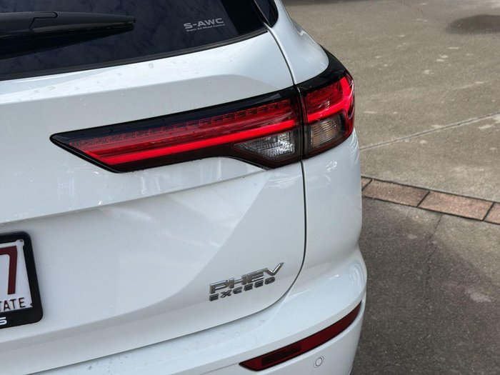 2025 Mitsubishi Outlander PHEV Exceed