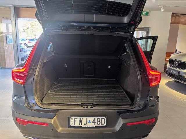 2025 Volvo EX40 Ultra Single Motor Extended Range