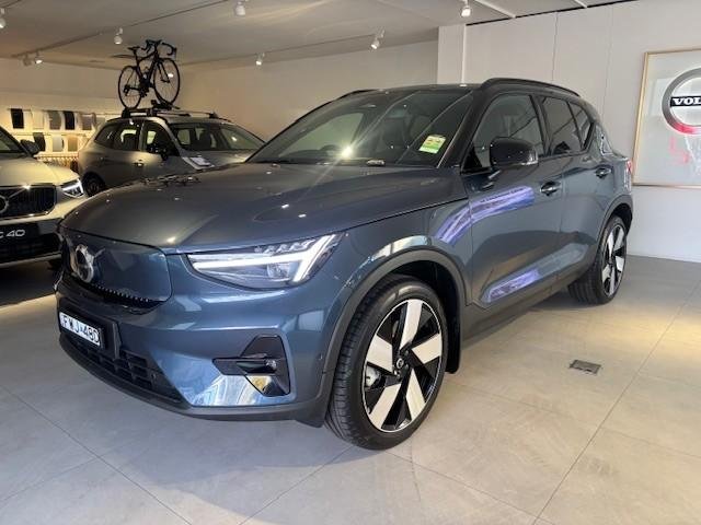 2025 Volvo EX40