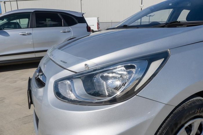 2013 Hyundai Accent Active