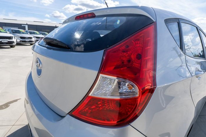 2013 Hyundai Accent Active
