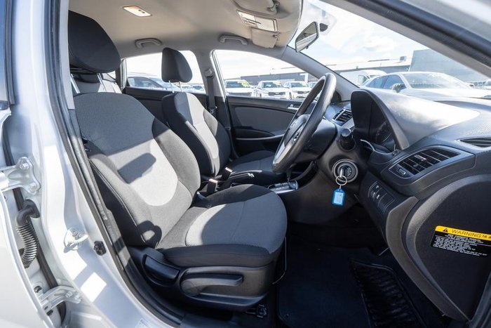 2013 Hyundai Accent Active
