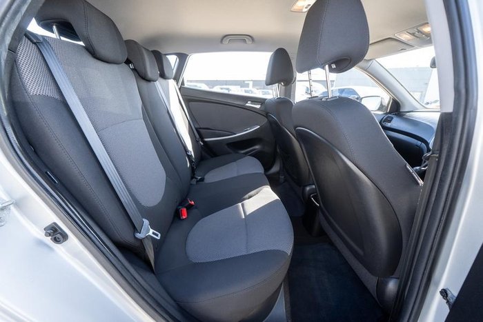 2013 Hyundai Accent Active