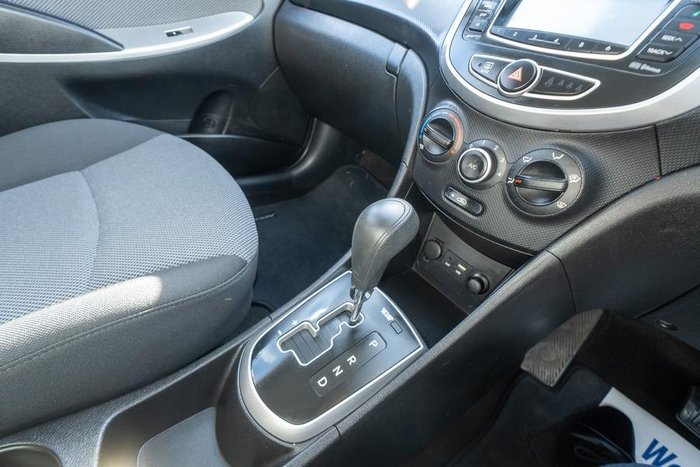 2013 Hyundai Accent Active