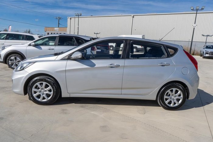 2013 Hyundai Accent Active