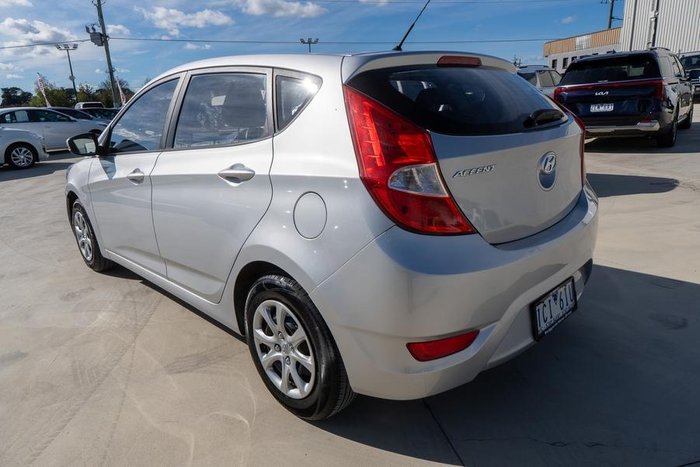 2013 Hyundai Accent Active
