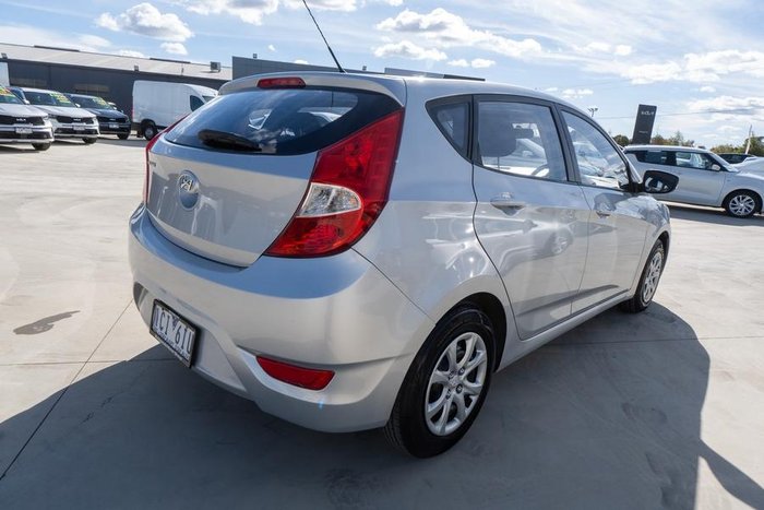 2013 Hyundai Accent Active