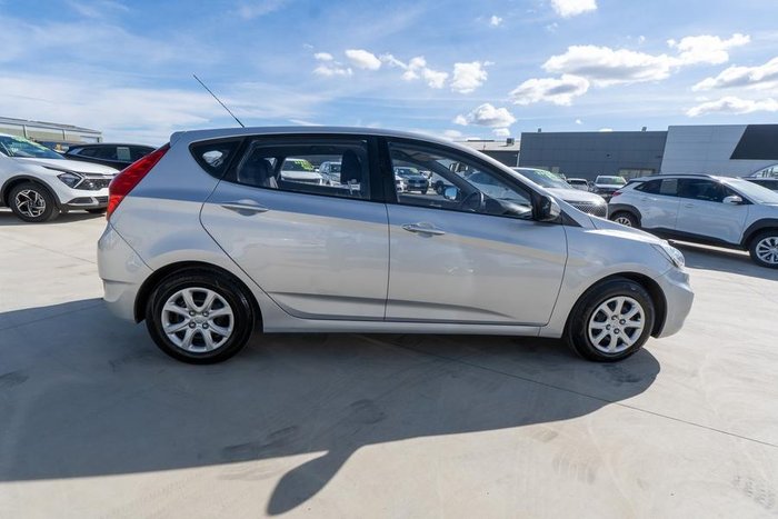 2013 Hyundai Accent Active