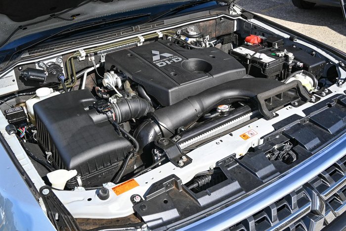 2020 Mitsubishi Pajero GLX