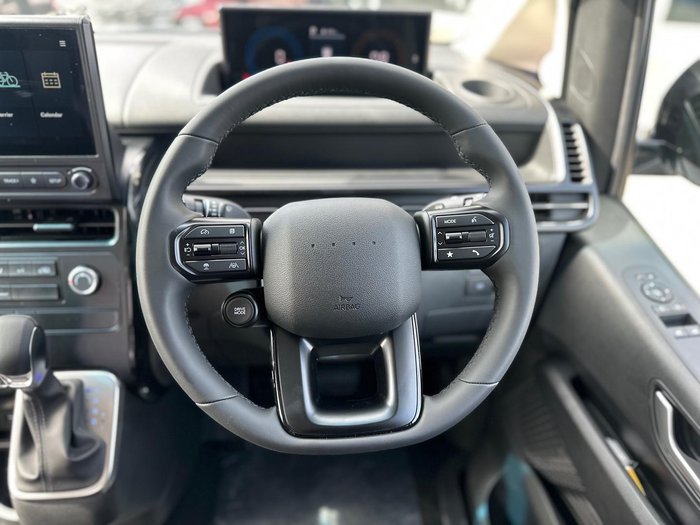 2026 Hyundai STARIA LOAD