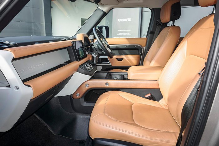 2023 Land Rover Defender 130 D300 SE