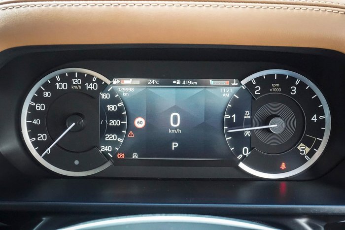 2023 Land Rover Defender 130 D300 SE