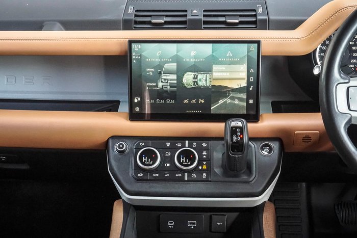 2023 Land Rover Defender 130 D300 SE