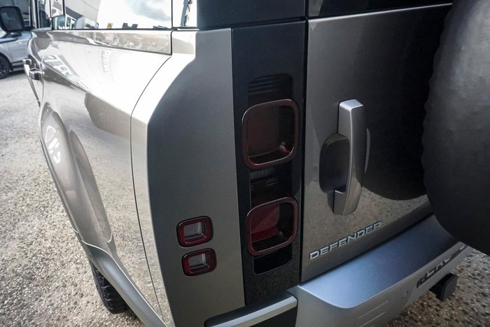 2023 Land Rover Defender 130 D300 SE
