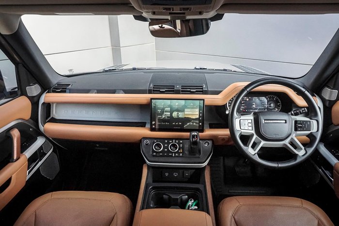 2023 Land Rover Defender 130 D300 SE