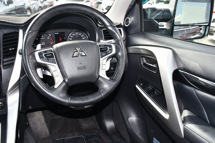 2016 Mitsubishi Pajero Sport Exceed