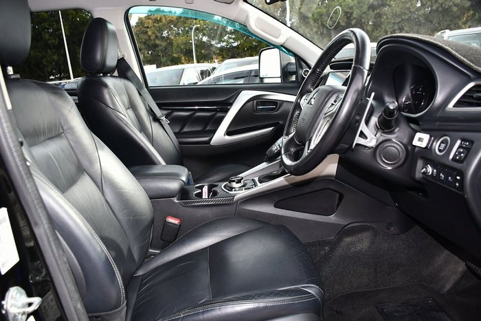 2016 Mitsubishi Pajero Sport Exceed