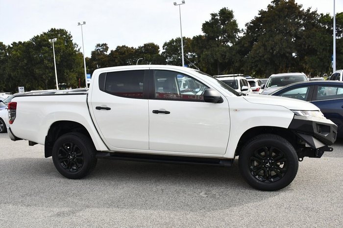2023 Mitsubishi Triton GLX-R
