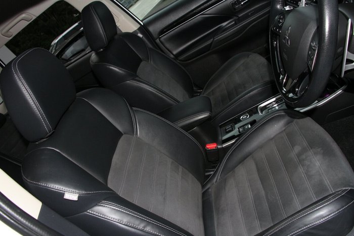 2021 Mitsubishi Outlander LS