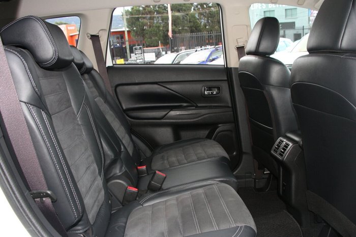 2021 Mitsubishi Outlander LS