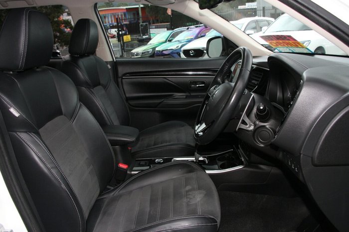 2021 Mitsubishi Outlander LS
