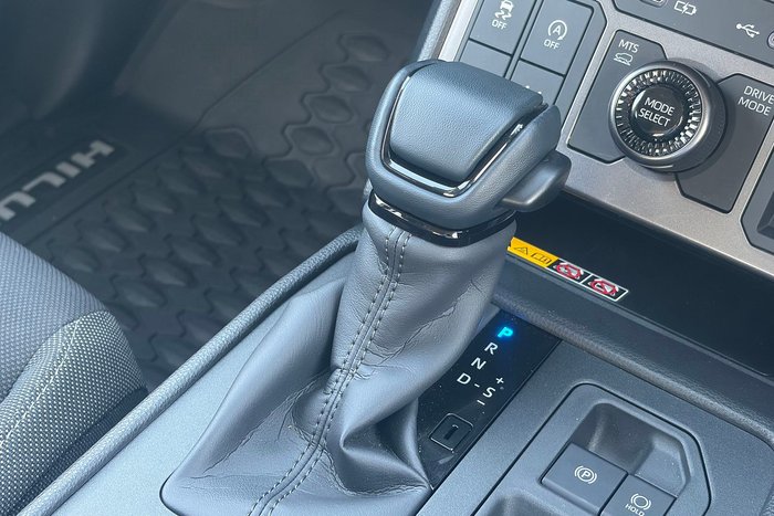 2026 Toyota Hilux SR5 48V