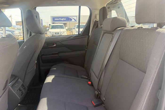 2026 Toyota Hilux SR5 48V