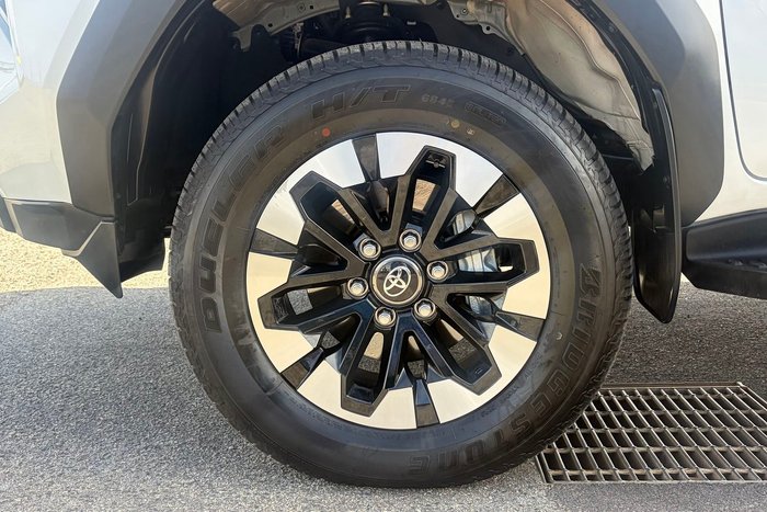 2026 Toyota Hilux SR5 48V