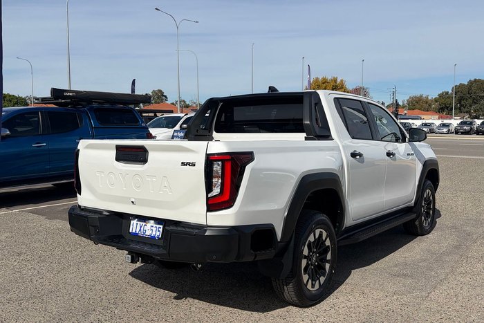 2026 Toyota Hilux SR5 48V