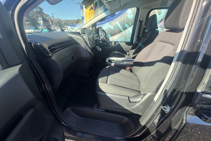 2022 HYUNDAI STARIA