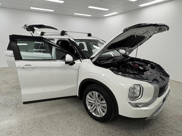 2024 Mitsubishi Outlander LS ZM MY24 AWD White