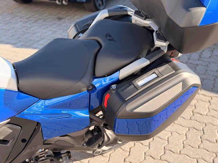 2026 BMW R 1300 RT R 1300 Blue