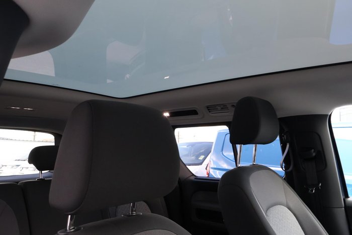 2025 Volkswagen ID. Buzz Pro BEV560