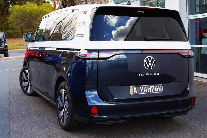 2025 Volkswagen ID. Buzz Pro BEV560