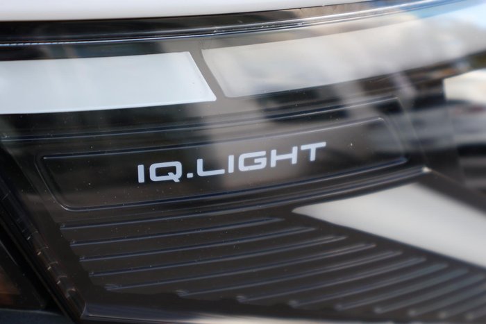 2025 Volkswagen ID. Buzz Pro BEV560