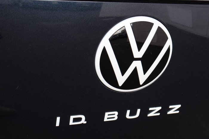2025 Volkswagen ID. Buzz Pro BEV560