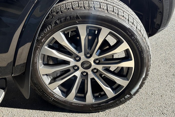 2025 Ford Everest Platinum
