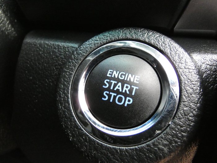 2023 Toyota Hilux SR5