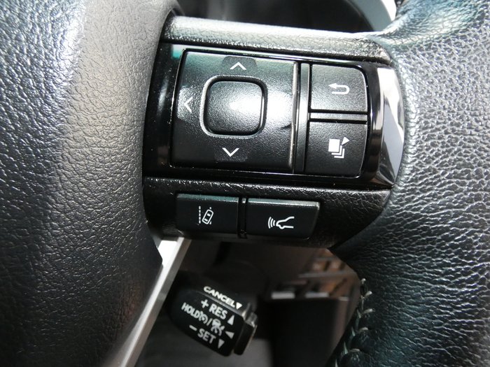 2023 Toyota Hilux SR5