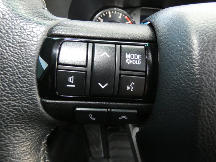 2023 Toyota Hilux SR5