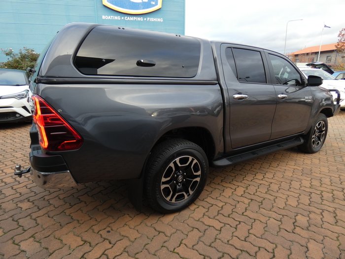 2023 Toyota Hilux SR5