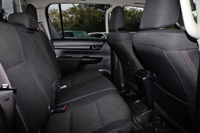 2023 Toyota Hilux SR