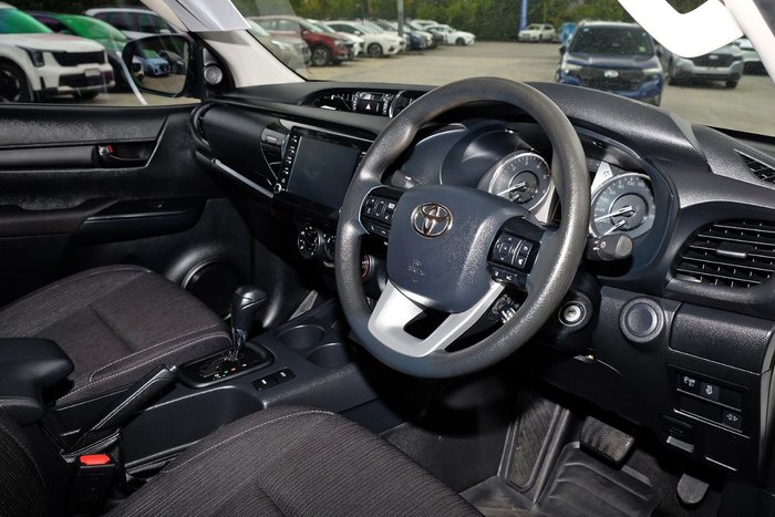 2023 Toyota Hilux SR