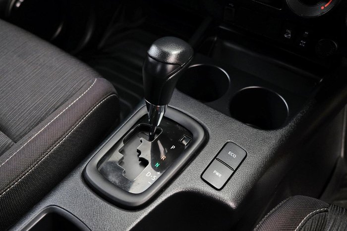 2023 Toyota Hilux SR