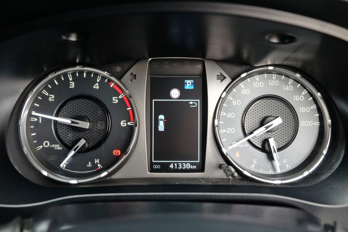 2023 Toyota Hilux SR